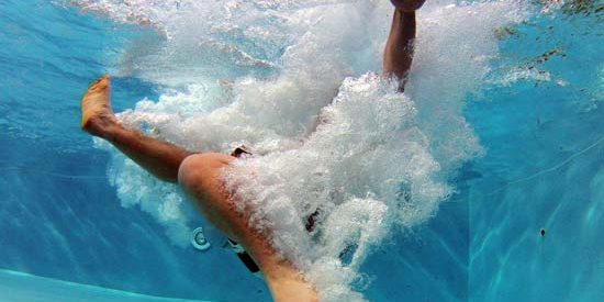 cloro-piscina-producto-550×374 mantenimiento piscinas cloro